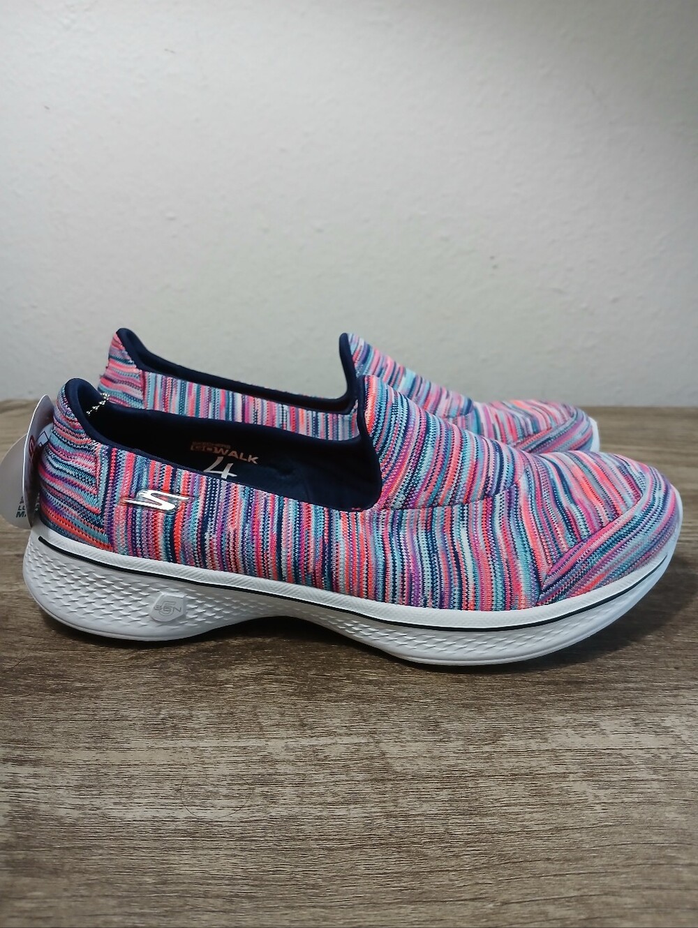 SKECHERS SLIP-ON Skechers Go Walk Women's Goga Max Size 6